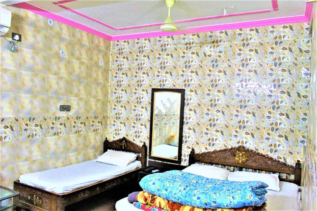 Guest house Central , Walk In Dargah & Markaz 3*