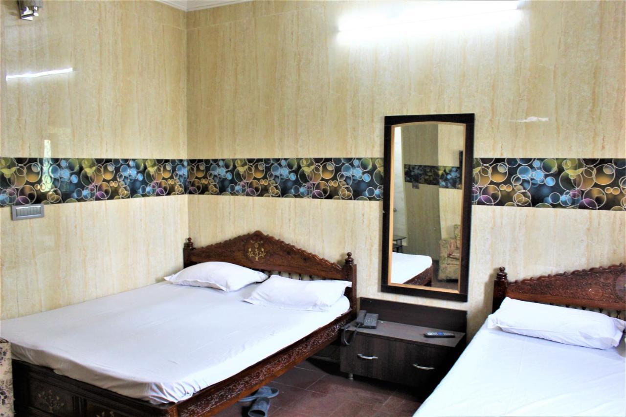 Central , Walk In Dargah & Markaz New Delhi