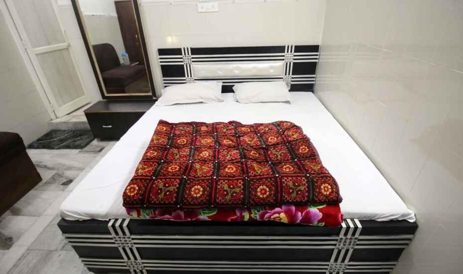 Central , Walk In Dargah & Markaz
